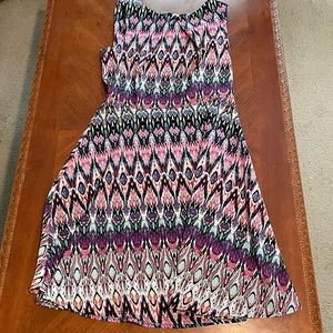 Signature Darby purple and pink printed sleeveless knee length dress size 10